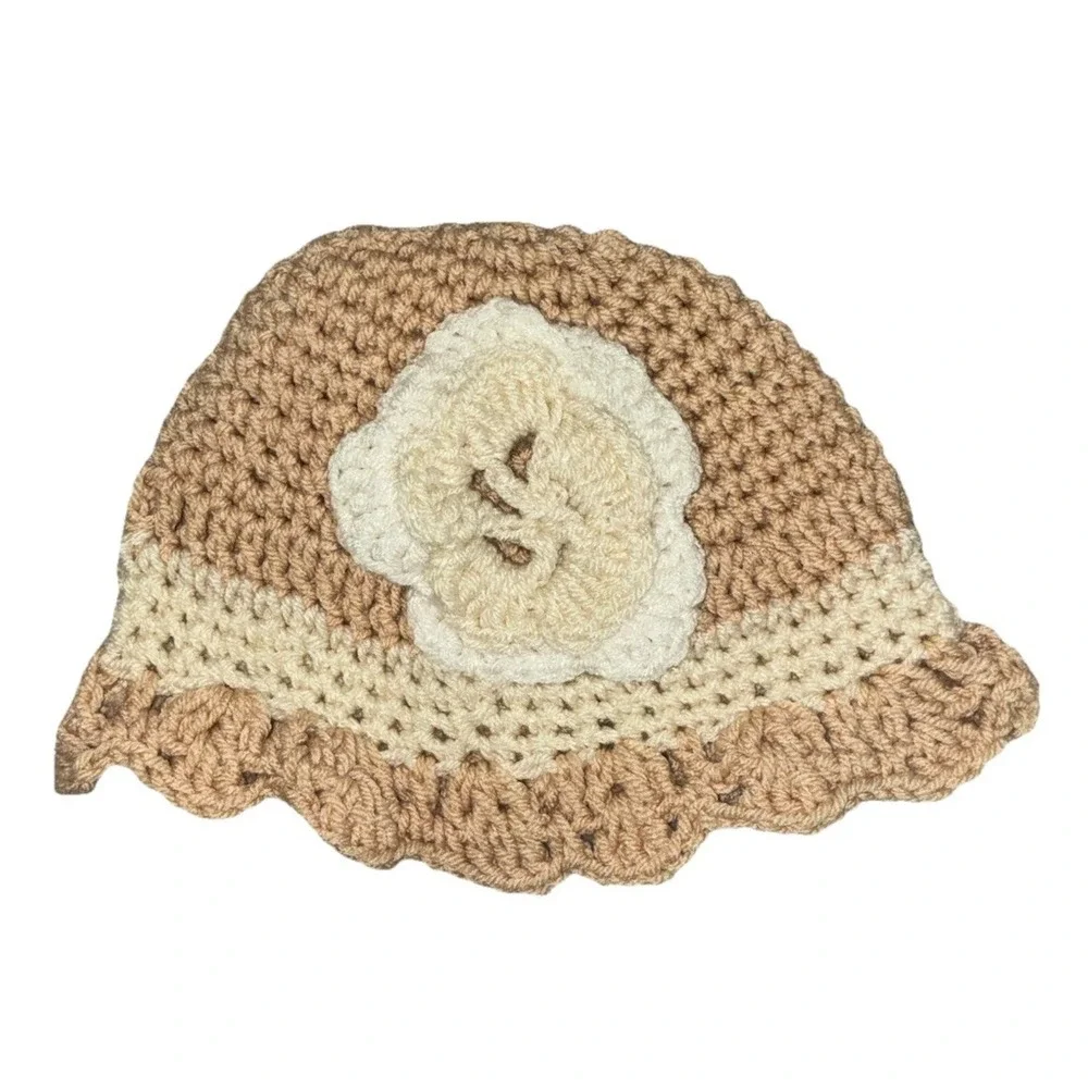 Beanie Hat Women's Tan White Crochet Handmade‎ Flower Scalloped Hem One Size NEW